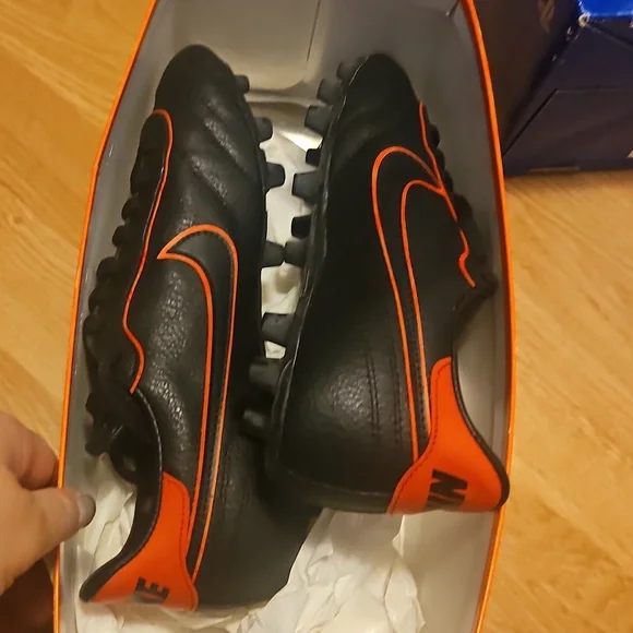 Vintage 1980s Nike 3310 Typhoon Soccer Cleats Black/Orange with Original Box